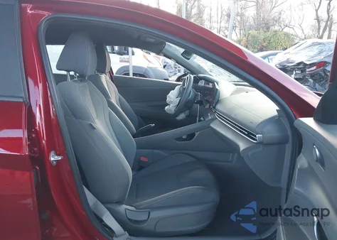 2024 Hyundai Elantra Sel z USA, uszkodzony, nr VIN KMHLM4DG3RU639796